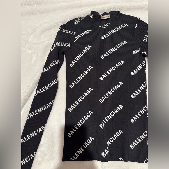 Authentic Balenciaga Sweater - Picture 2 of 5